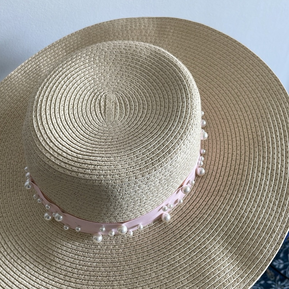 Lady’s hat. - Picture 5 of 5